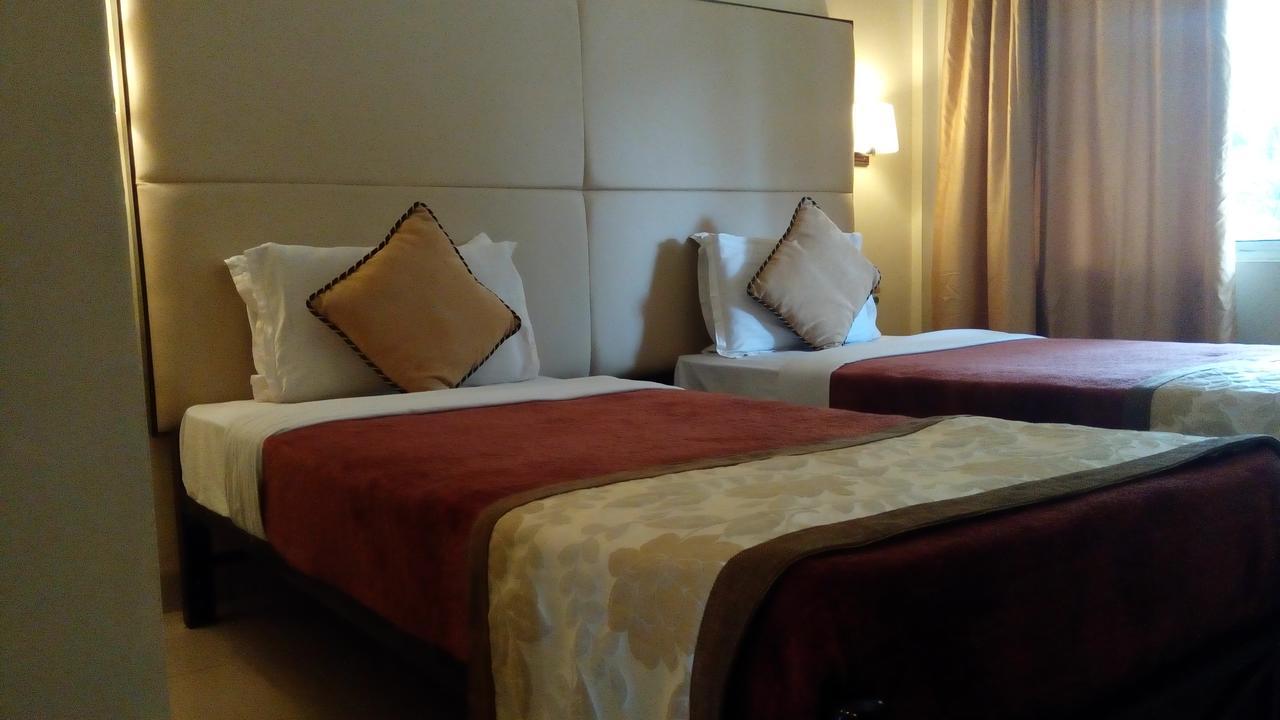 Landmark Hotels Guwahati Eksteriør billede