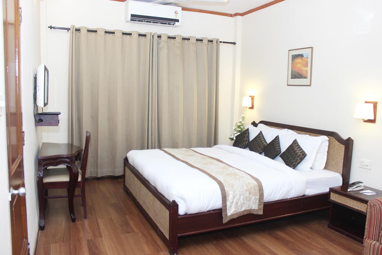 Landmark Hotels Guwahati Eksteriør billede